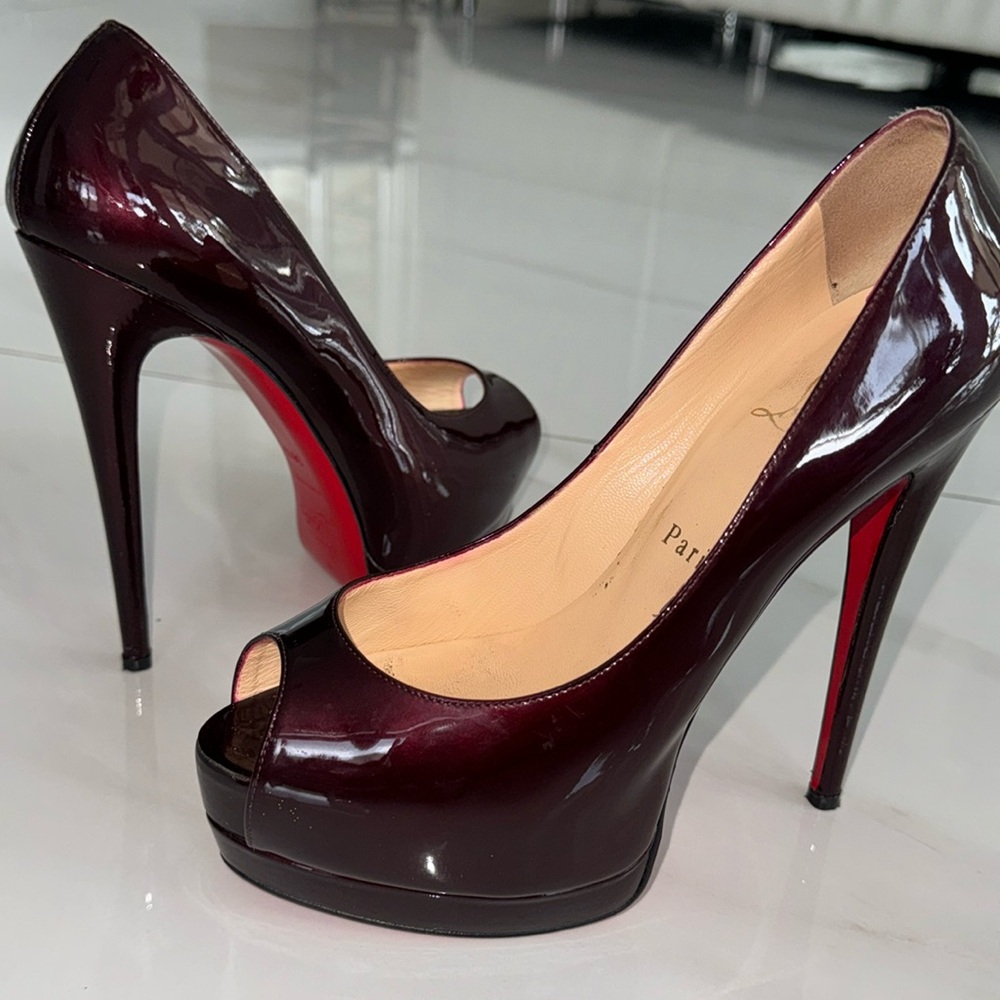 38 1/2 authentic peep toe